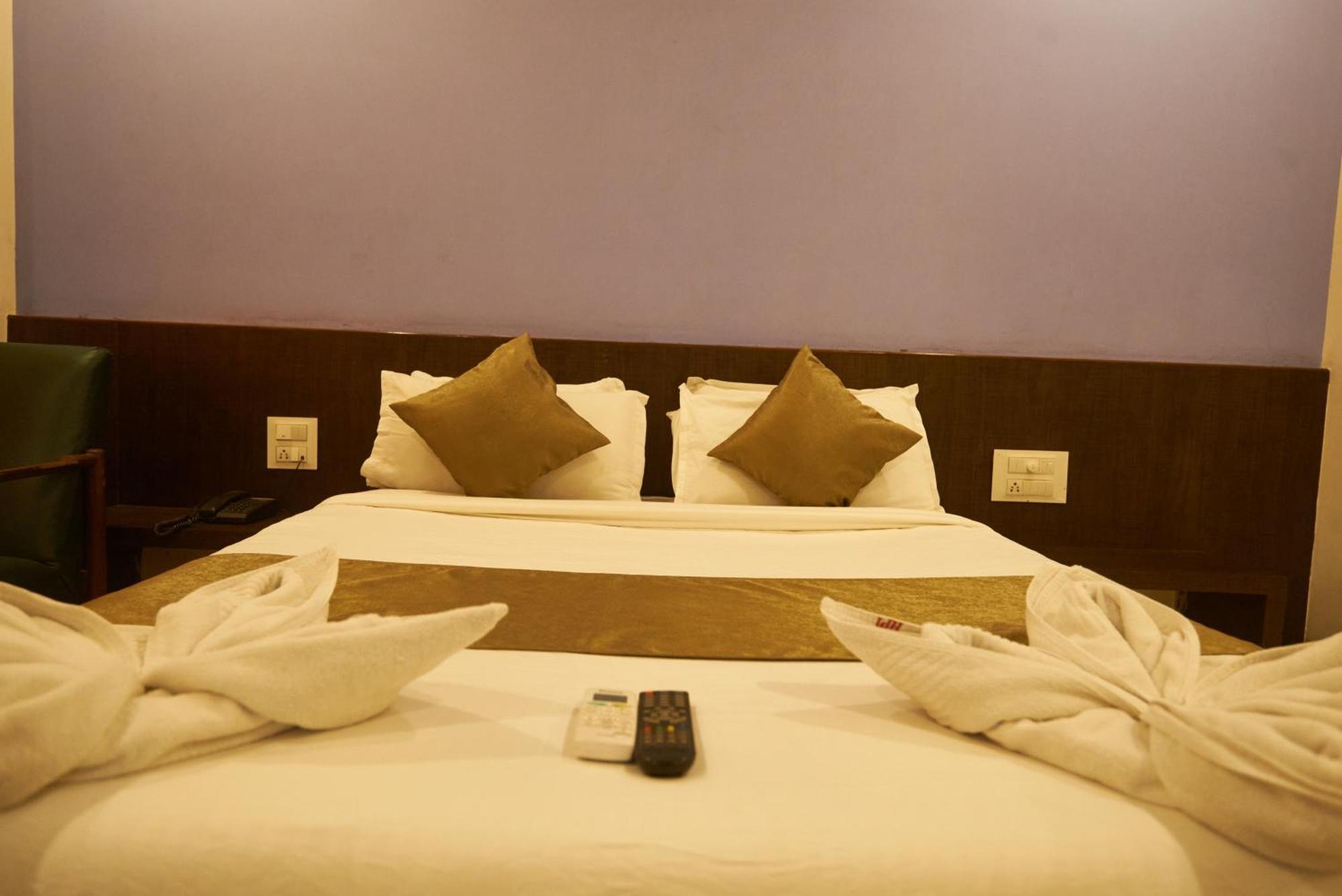 Hotel Pride Inn Sirdi Kültér fotó